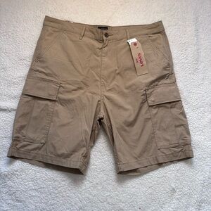 NWT Levi's Men's Carrier Cargo Shorts size 38